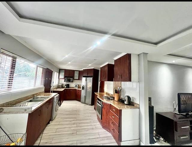 4 BEDROOM HOUSE FOR SALE IN PELHAM